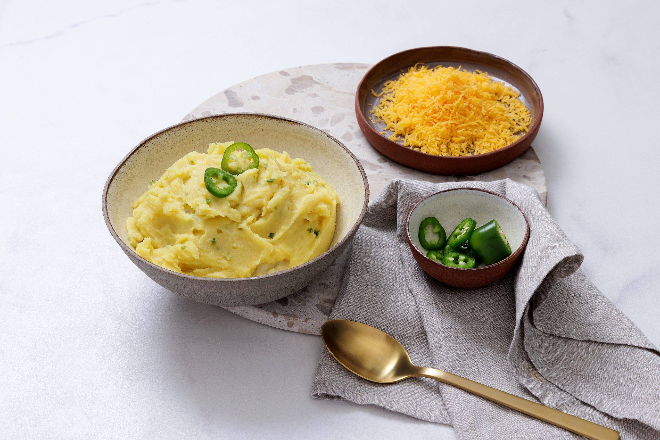 Burgonyapüré cheddar sajtos, jalapenoval